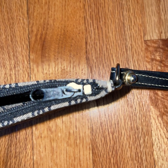 Dooney and Bourke Wallet - Picture 5 of 7